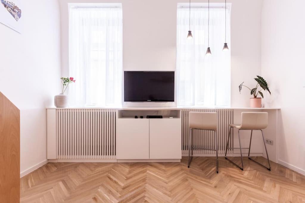 Eszter'S Lovely Downtown Apartment Budapest Exterior foto